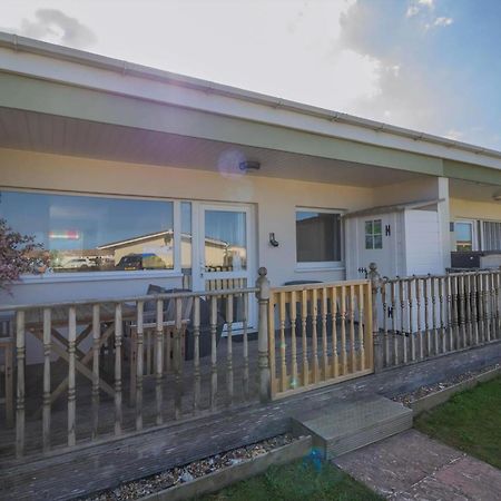 Chalet For Hire At Rainbows End Near A Beautiful Norfolk Beach Ref 31039R Bacton (Norfolk) Exterior foto