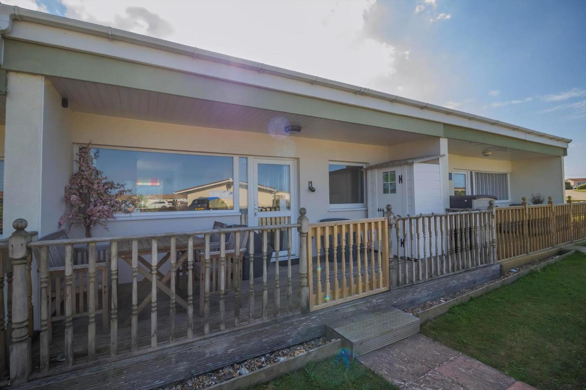 Chalet For Hire At Rainbows End Near A Beautiful Norfolk Beach Ref 31039R Bacton (Norfolk) Exterior foto