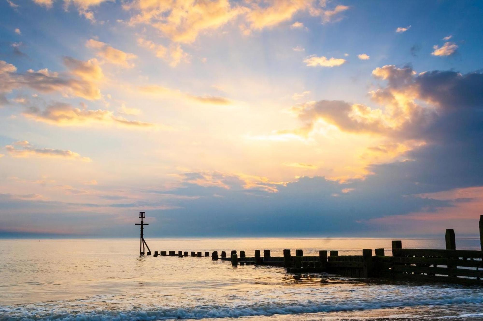 Chalet For Hire At Rainbows End Near A Beautiful Norfolk Beach Ref 31039R Bacton (Norfolk) Exterior foto